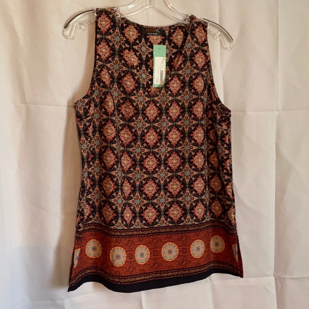 Sleeveless, V neck blouse by Renee C, sizeS